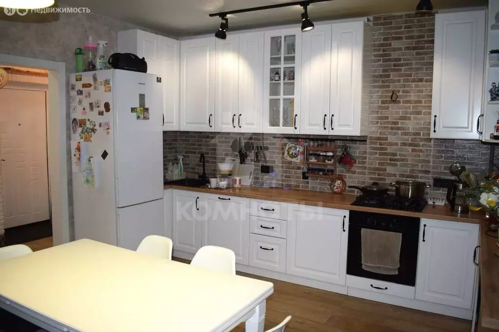 3-комнатная квартира: село Ямное, улица Генерала Вельяминова, 2 (93 м) - Фото 2