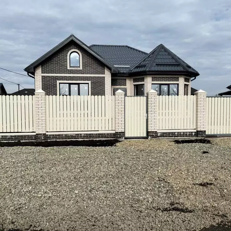 Дом в Краснодарский край, Краснодар пос. Российский, ул. Триумфальная, ... - Фото 1