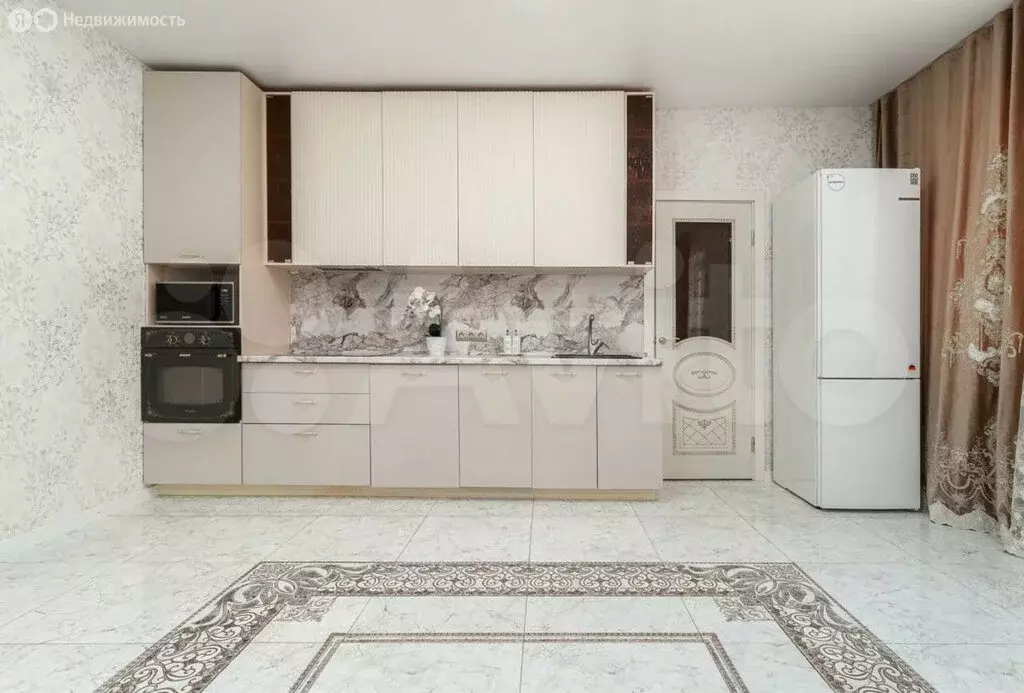 Дом в посёлок Колхозная Ахтуба, Центральная улица, 65А (232.3 м) - Фото 2