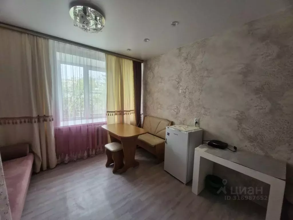 Комната Чувашия, Новочебоксарск Советская ул., 27 (13.5 м) - Фото 1