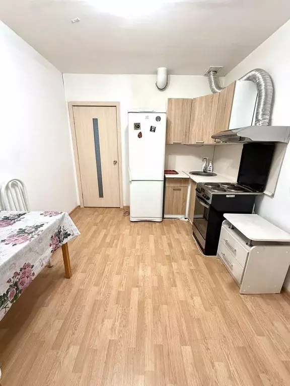 1-к кв. Свердловская область, Екатеринбург ул. Латвийская, 54 (34.0 м) - Фото 1