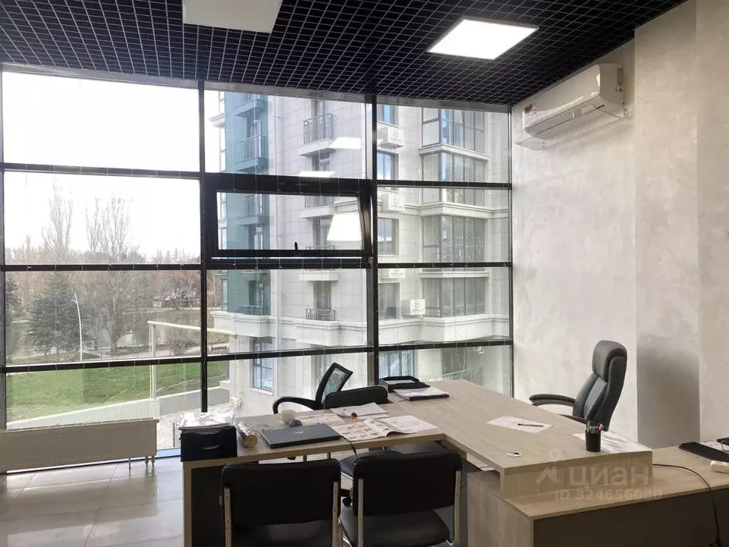 Офис в Крым, Симферополь ул. Набережная имени 60-летия СССР, 75С (52 ... - Фото 1