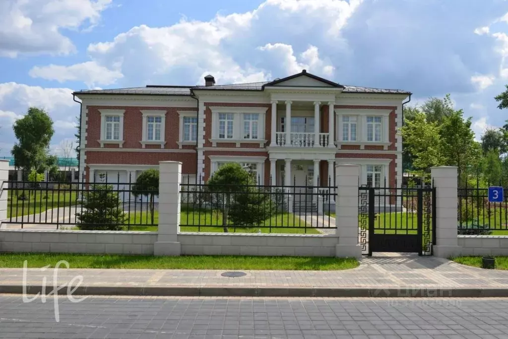 Дом в Московская область, Одинцовский городской округ, д. Жуковка, ... - Фото 1