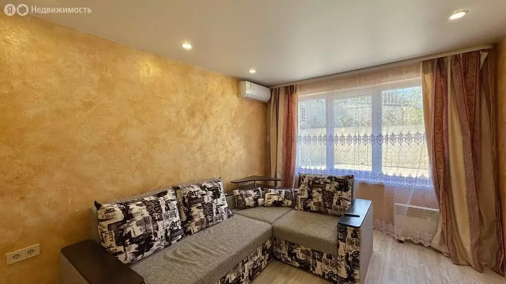 3-комнатная квартира: Алушта, улица Богдана Хмельницкого, 33 (75 м) - Фото 2