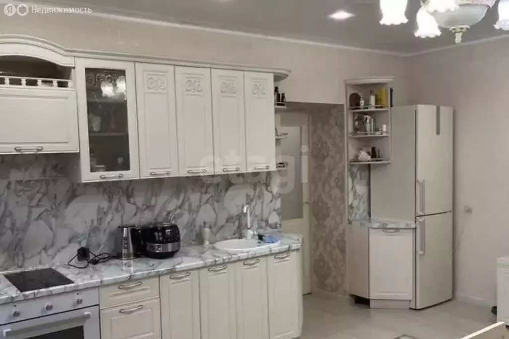 2-комнатная квартира: Чита, улица Генерала Белика, 10 (79.4 м) - Фото 1