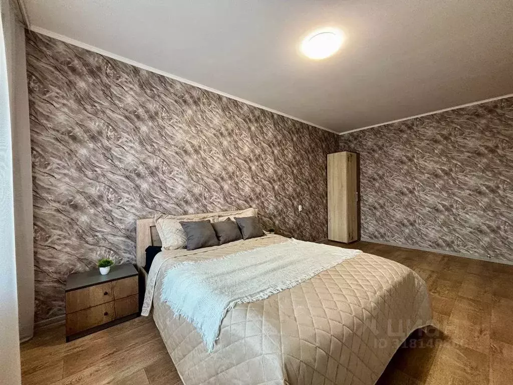 1-к кв. Сахалинская область, Южно-Сахалинск ул. Есенина, 7 (32.0 м) - Фото 0