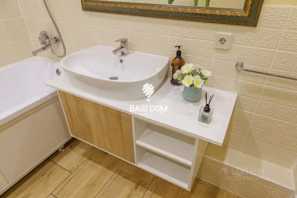 1-к кв. Брянская область, Брянск ул. Имени О.Н. Строкина, 2 (48.4 м) - Фото 1