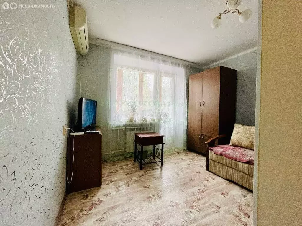 1-комнатная квартира: Астрахань, улица Набережная Казачьего Ерика, 147 ... - Фото 1