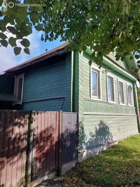 Дом в Новгородская область, рабочий посёлок Крестцы, улица Соколова ... - Фото 1
