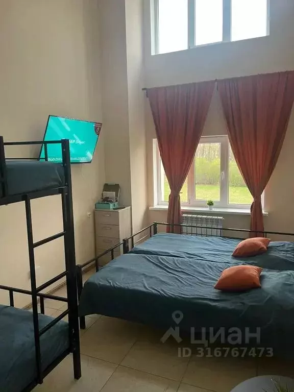 Комната Ленинградская область, Лужский район, пос. Дзержинского ... - Фото 0