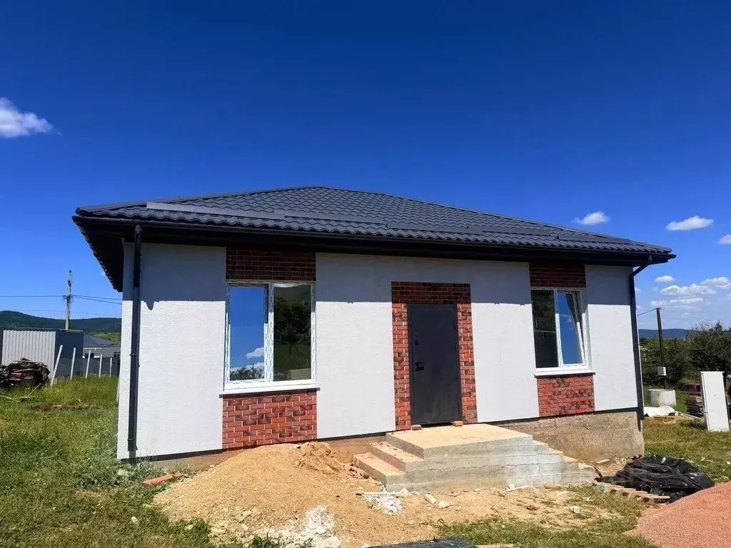 Дом в Крым, Симферопольский район, Ветеран-3 дп  (82 м) - Фото 1