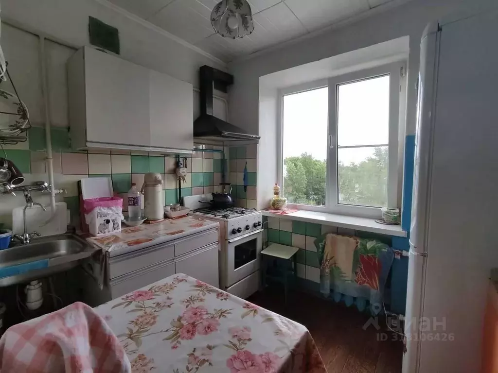3-к кв. Ростовская область, Волгодонск ул. Максима Горького, 81 (62.7 ... - Фото 0