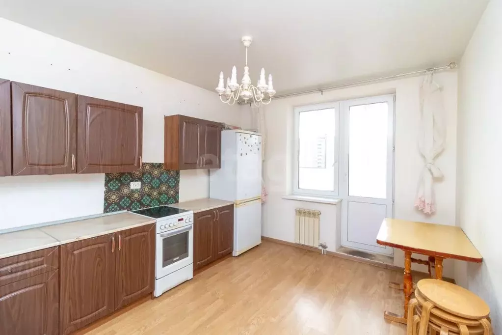 1-к кв. Тюменская область, Тюмень Заречный проезд, 43 (50.0 м) - Фото 1