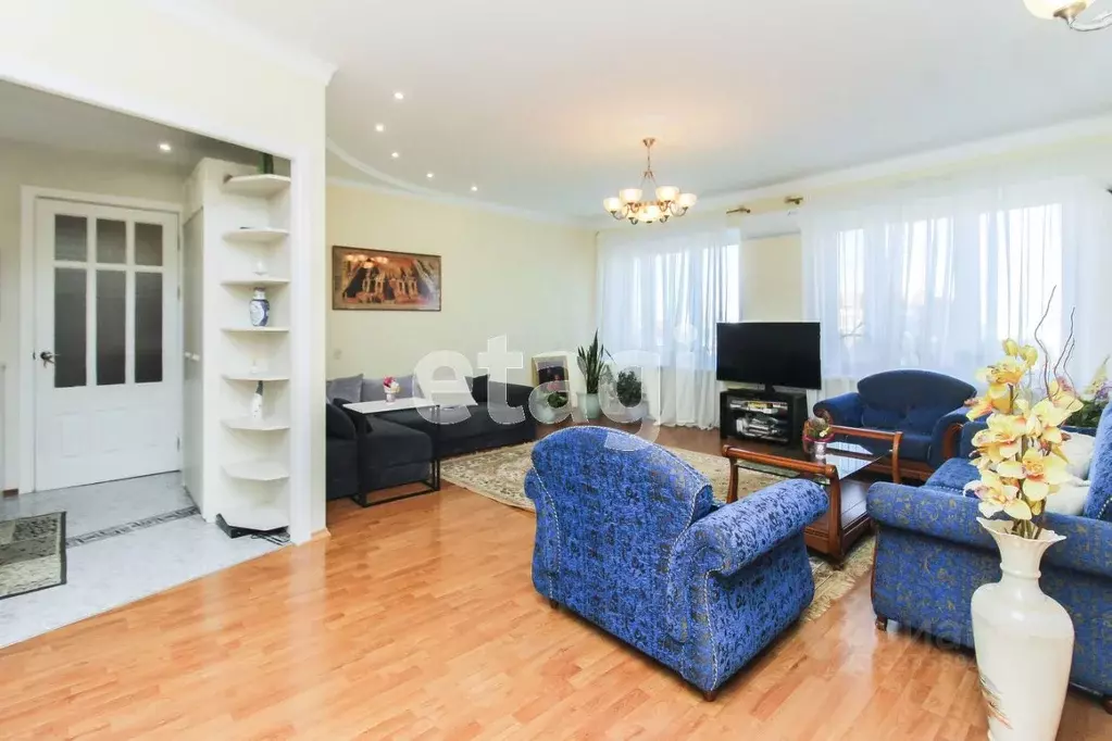 2-к кв. Тюменская область, Тюмень Широтная ул., 99 (88.9 м) - Фото 0