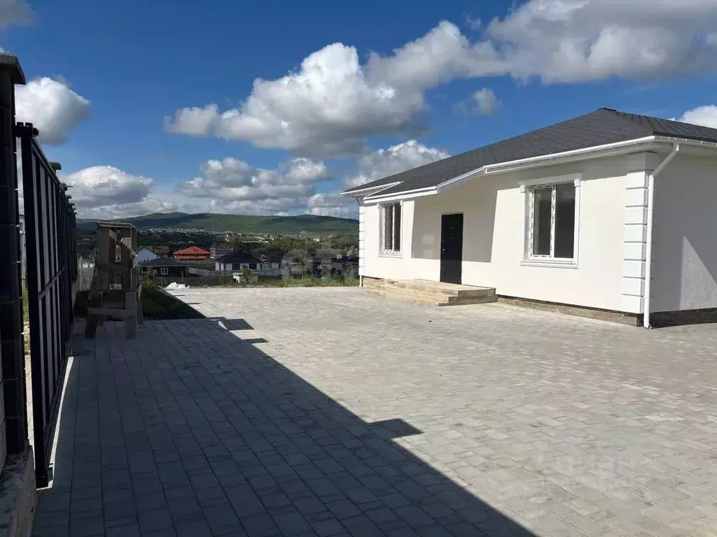 Дом в Крым, Симферопольский район, с. Доброе ул. Мерхамет (100 м) - Фото 2