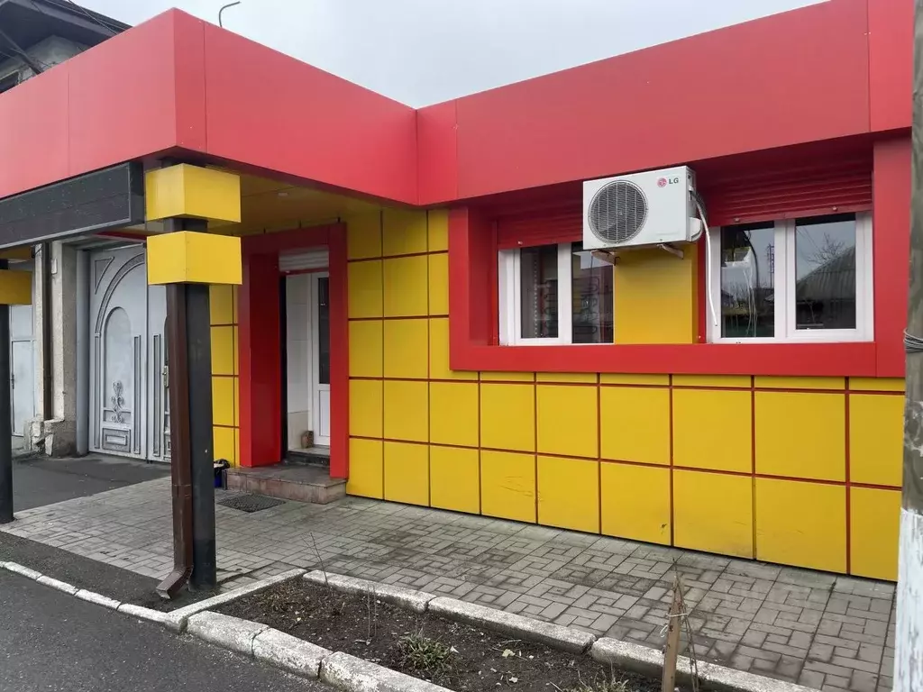 Торговая площадь в Северная Осетия, Владикавказ ул. Гагарина, 35 (63 ... - Фото 2