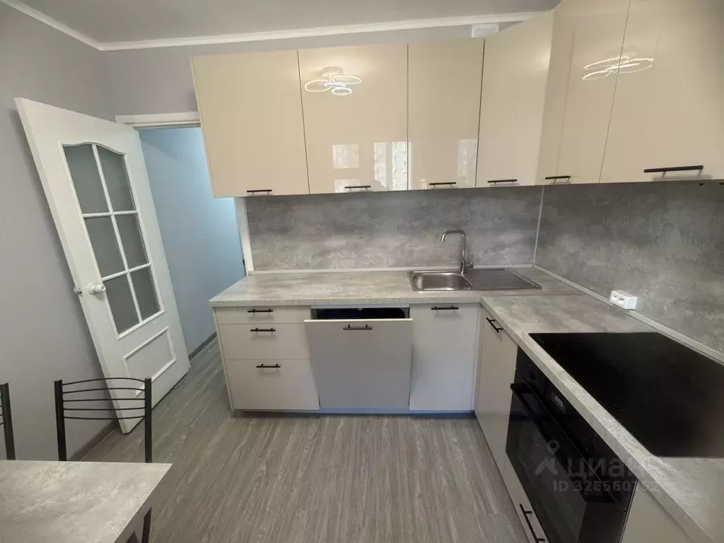 3-к кв. Санкт-Петербург ул. Бадаева, 8к2 (76.0 м) - Фото 2