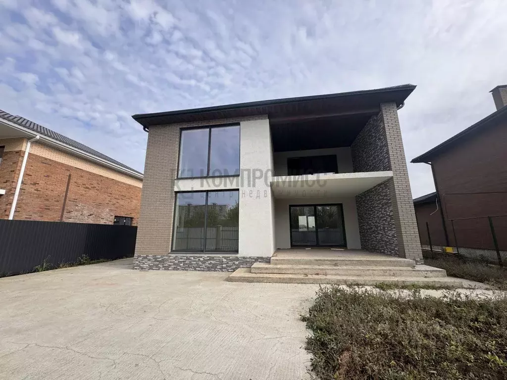 Дом в Краснодарский край, Краснодар ул. Имени Гранта Авакяна, 5 (195 ... - Фото 1