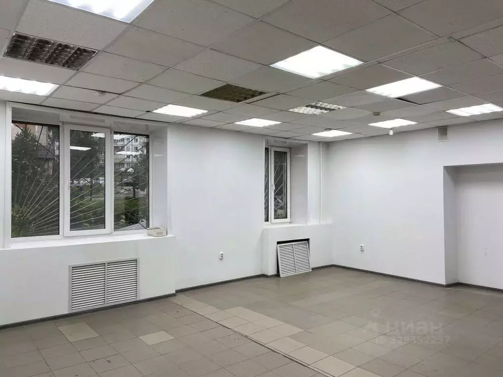 Помещение свободного назначения в Кировская область, Киров ул. ... - Фото 1