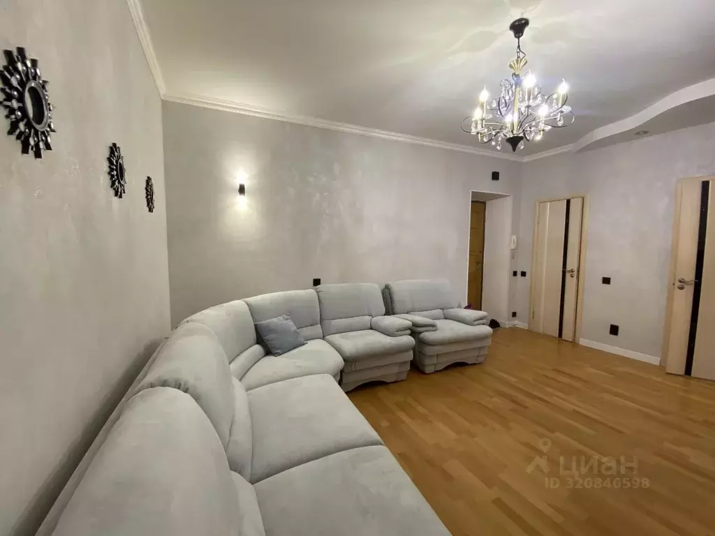 2-к кв. Белгородская область, Белгород Гостенская ул., 2а (89.0 м) - Фото 1