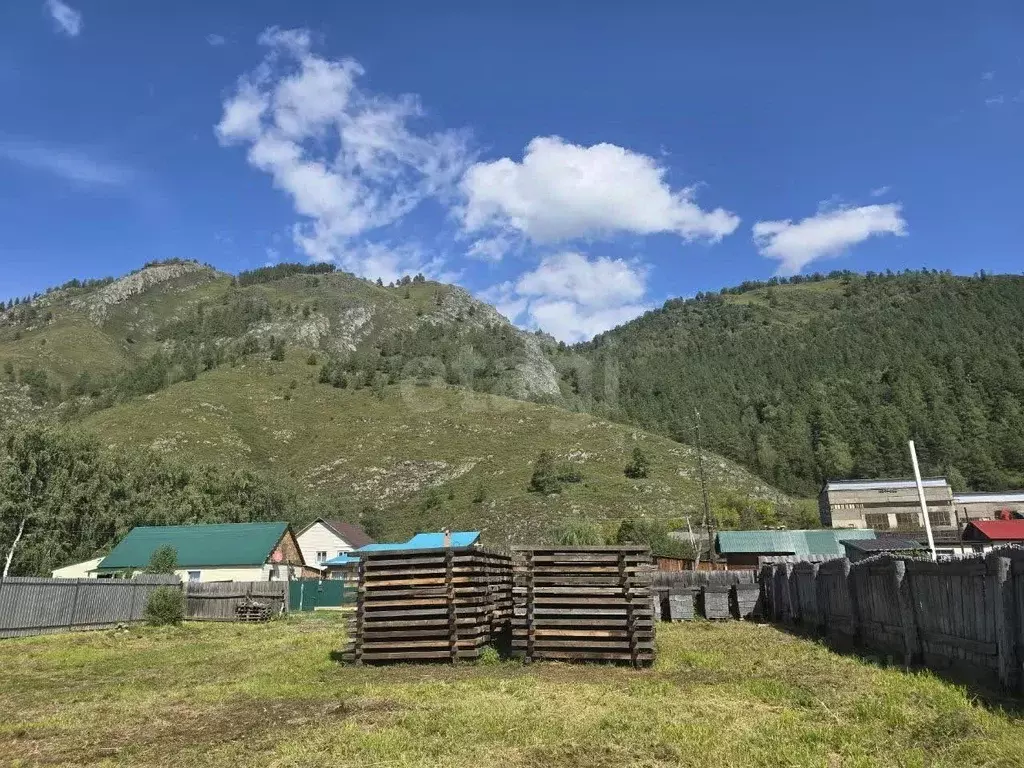 Участок в Алтай, Чемальский район, с. Чемал Восточная ул. (10.0 сот.) - Фото 1