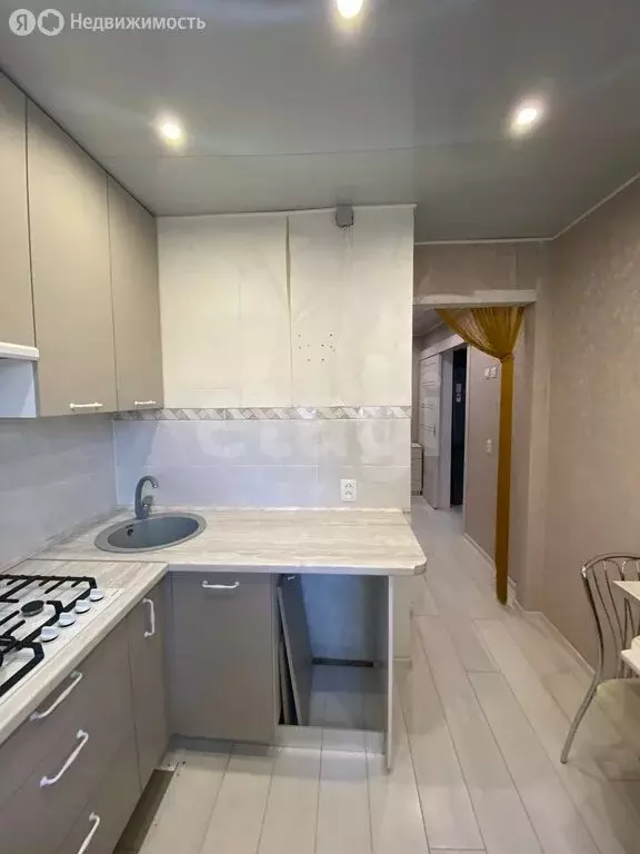 2-комнатная квартира: Котлас, улица Невского, 13 (43 м) - Фото 1