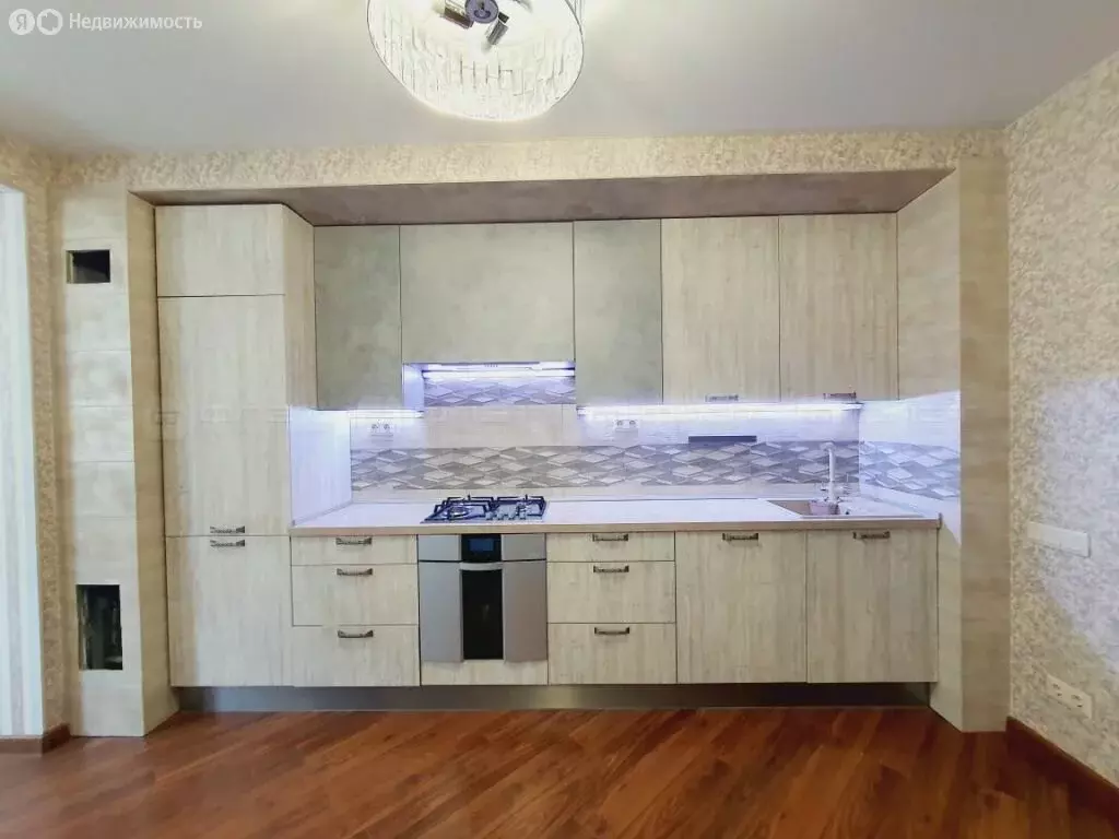 3-комнатная квартира: Казань, улица Адоратского, 2 (93.6 м) - Фото 0