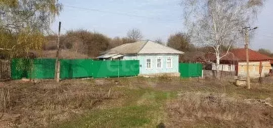 Дом в Саратовская область, Балашовский район, Хоперское муниципальное ... - Фото 1
