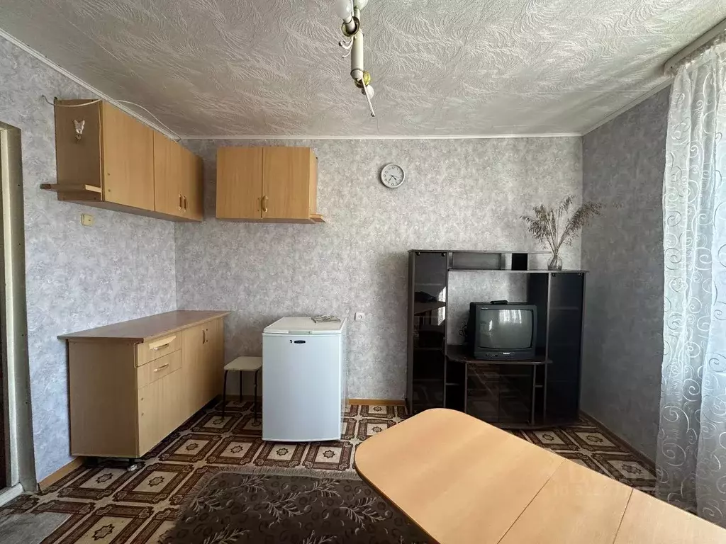 Комната Омская область, Омск ул. 10 лет Октября, 145А (12.4 м) - Фото 2