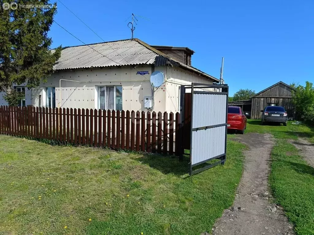 Дом в Омская область, рабочий посёлок Кормиловка, улица Карбышева (80 ... - Фото 1