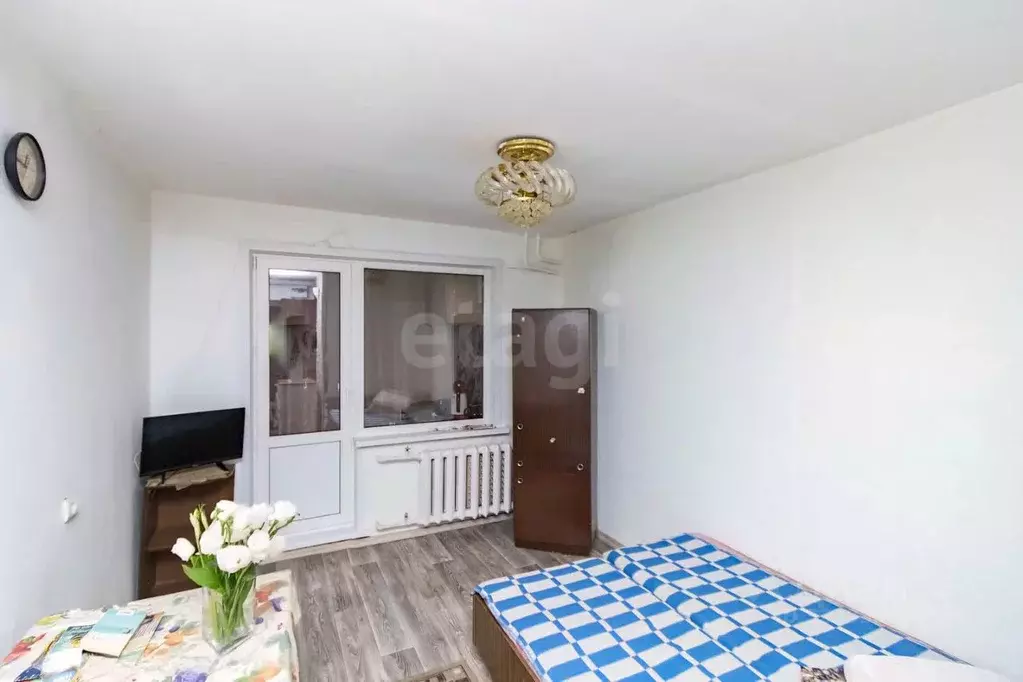 1-к кв. Тюменская область, Тюмень ул. Республики, 241 (18.0 м) - Фото 0