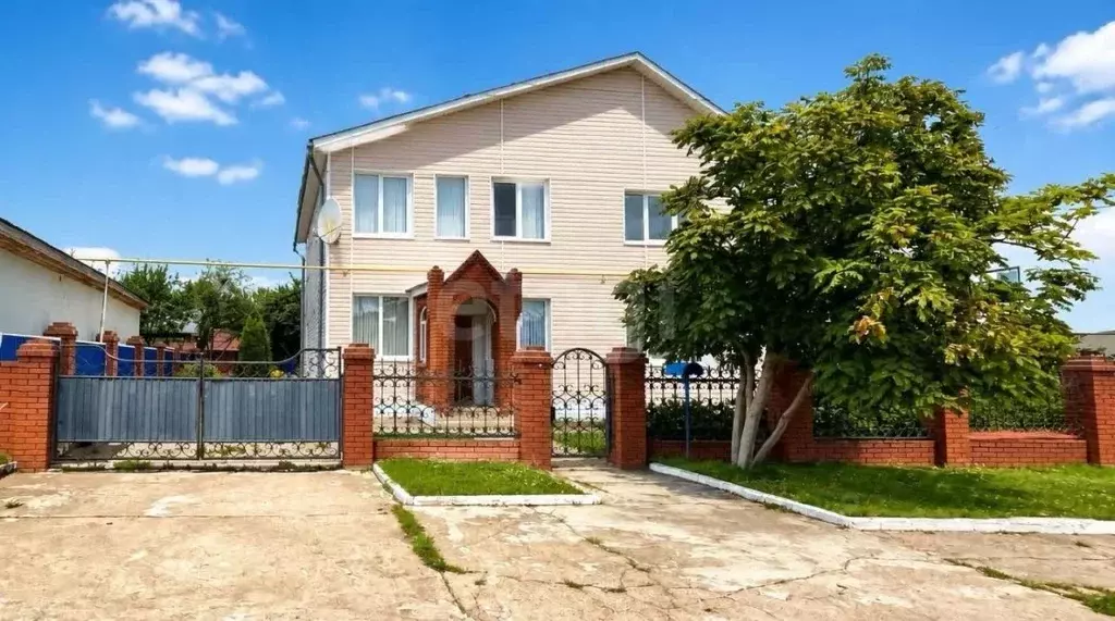 Дом в Башкортостан, Бирск ул. Смородинцева (177 м) - Фото 1