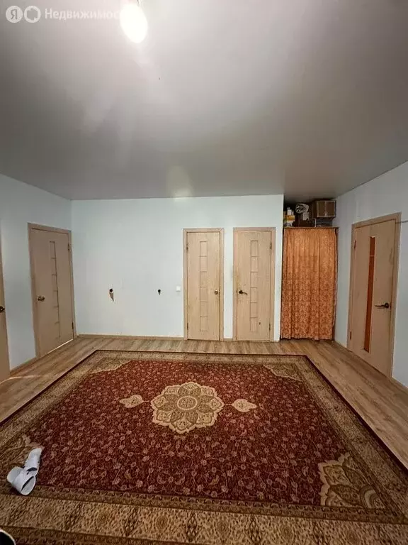 3-комнатная квартира: Махачкала, улица Олега Кошевого, 41В (100 м) - Фото 2