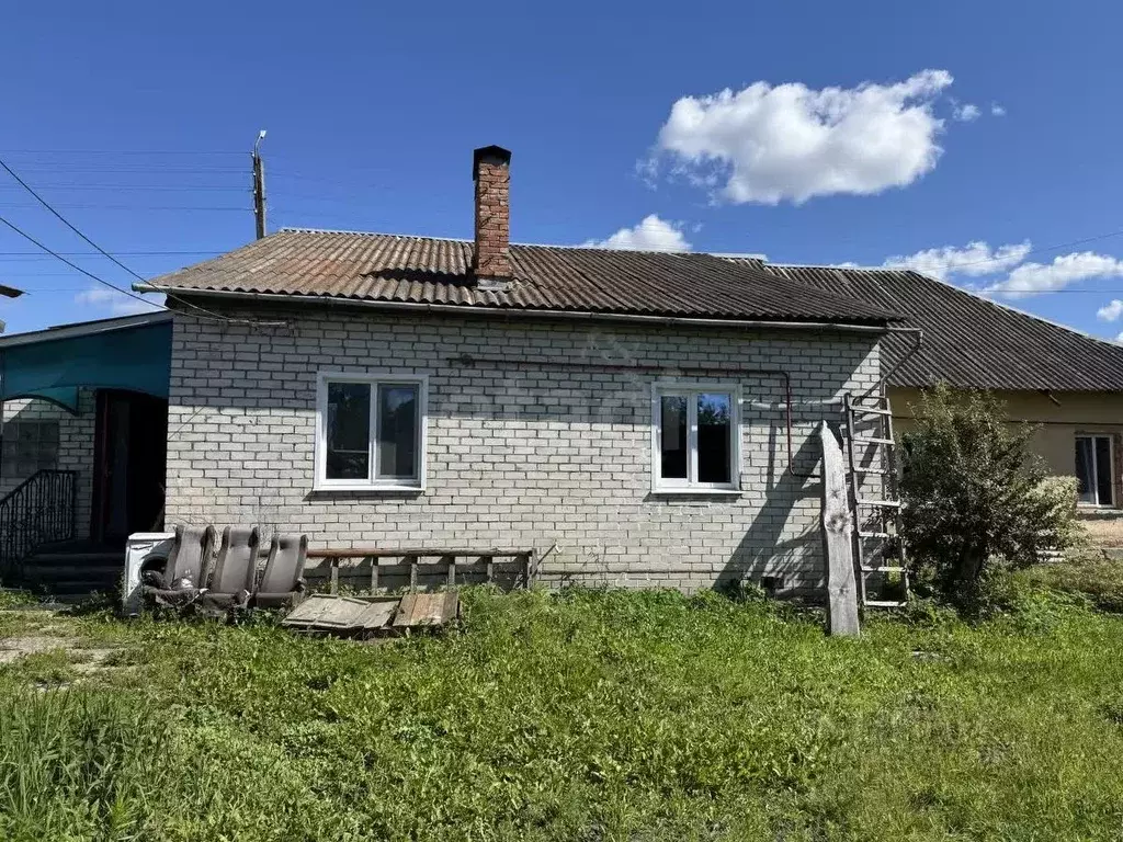 4-к кв. Брянская область, Жуковка ул. Железнодорожный городок, 11 ... - Фото 0
