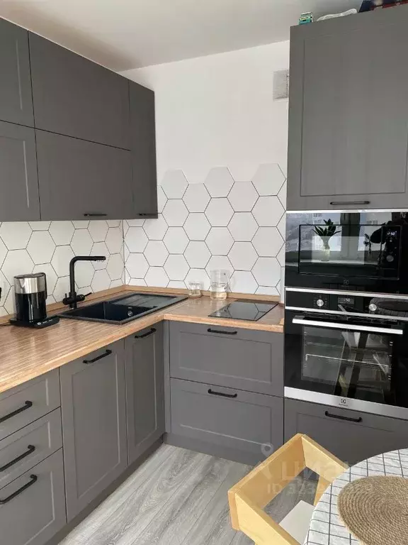 2-к кв. Свердловская область, Екатеринбург ул. Дружининская, 5Б (56.0 ... - Фото 1