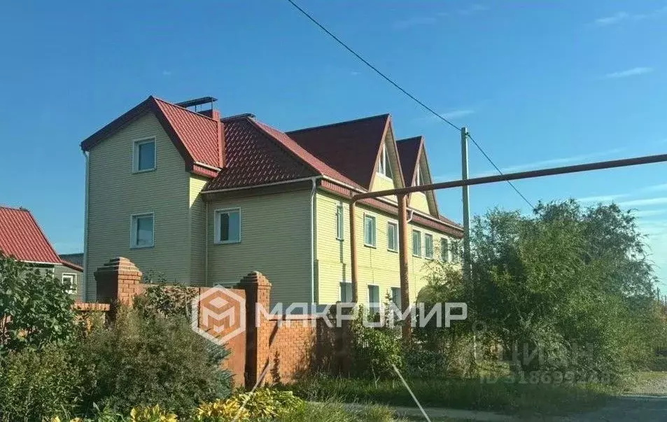 Дом в Челябинская область, Челябинск ул. Изумрудная, 26 (438 м) - Фото 0