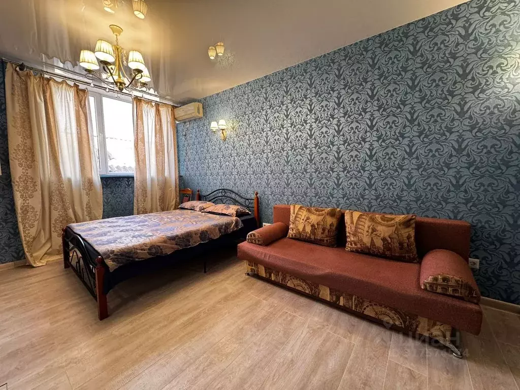 2-к кв. Крым, Евпатория ул. Революции, 57 (70.0 м) - Фото 0