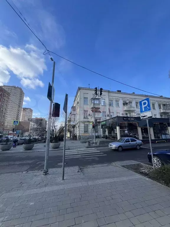 3-к. квартира, 90 м, 4/4 эт. - Фото 1