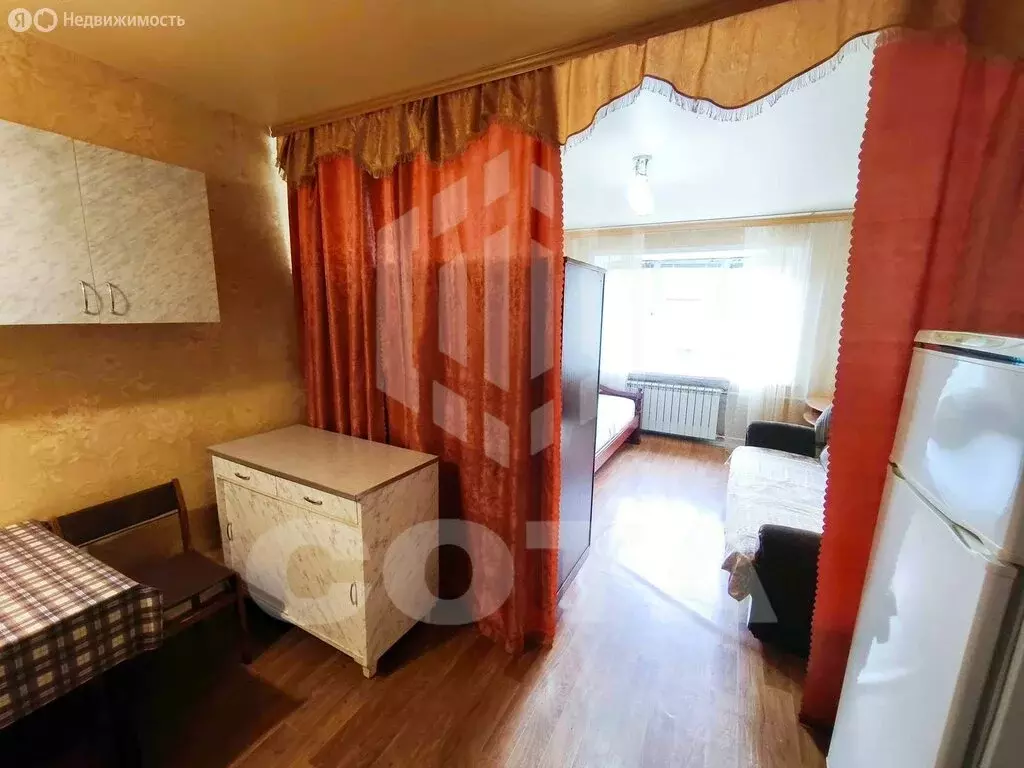 1к в 12-комнатной квартире (18.7 м) - Фото 0