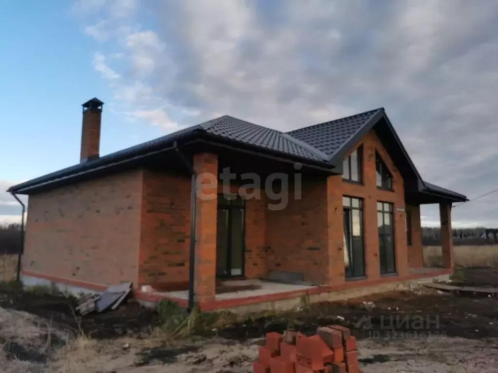 Дом в Татарстан, Лаишевский район, Никольское с/пос, с. Сапуголи, ... - Фото 2