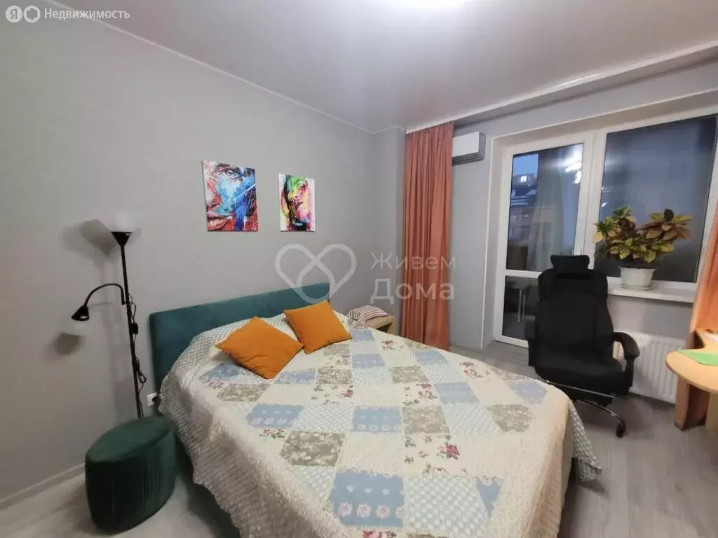 2-комнатная квартира: Волгоград, улица Расула Гамзатова, 11 (68 м) - Фото 1