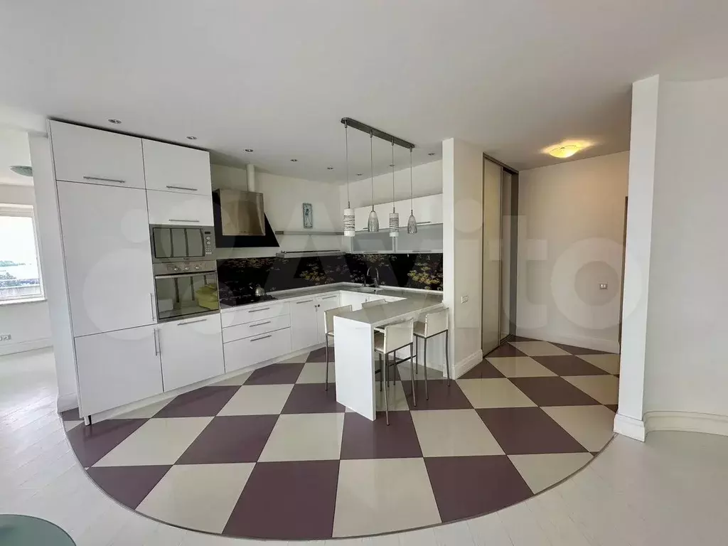 3-к. квартира, 110 м, 8/10 эт. - Фото 1