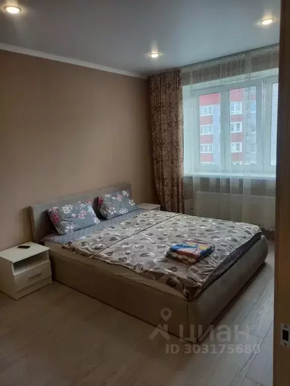 1-к кв. Брянская область, Брянск ул. Имени О.Н. Строкина, 6 (35.0 м) - Фото 1