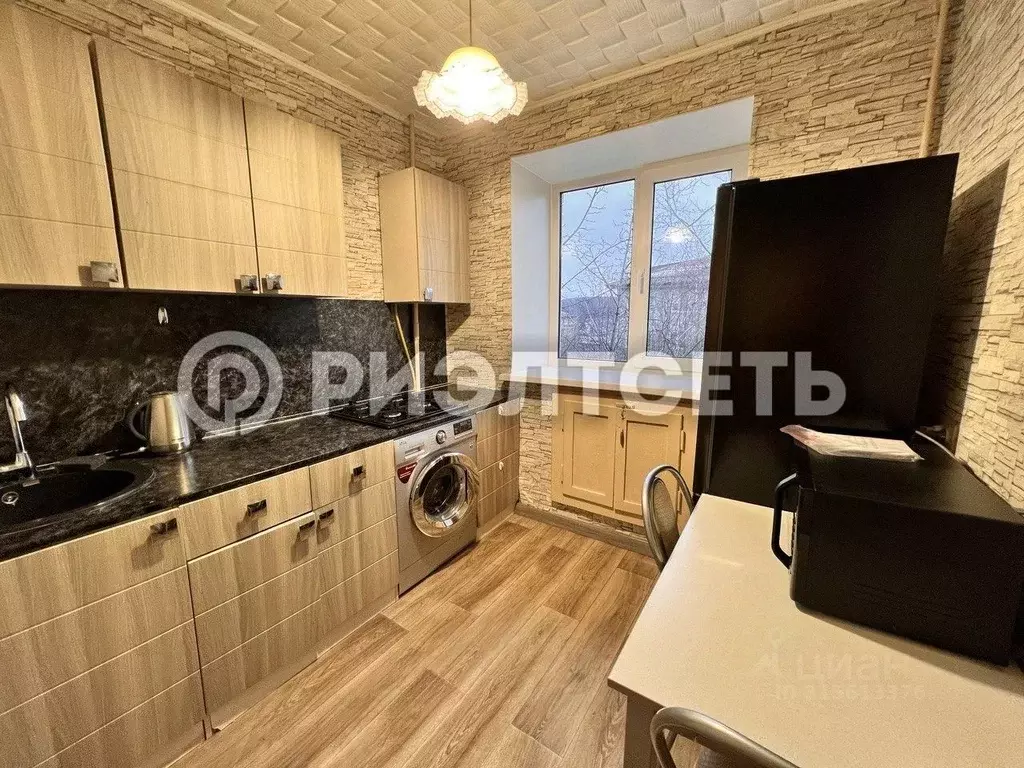 1-к кв. Мурманская область, Мурманск ул. Виктора Миронова, 13 (31.0 м) - Фото 0