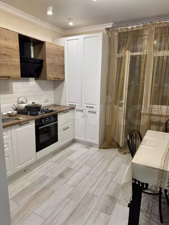 2-к. квартира, 60 м, 2/18 эт. - Фото 0