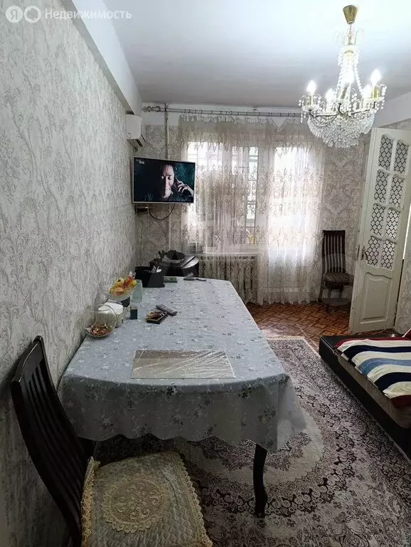 3-комнатная квартира: Махачкала, проспект Имама Шамиля, 75 (64 м) - Фото 1