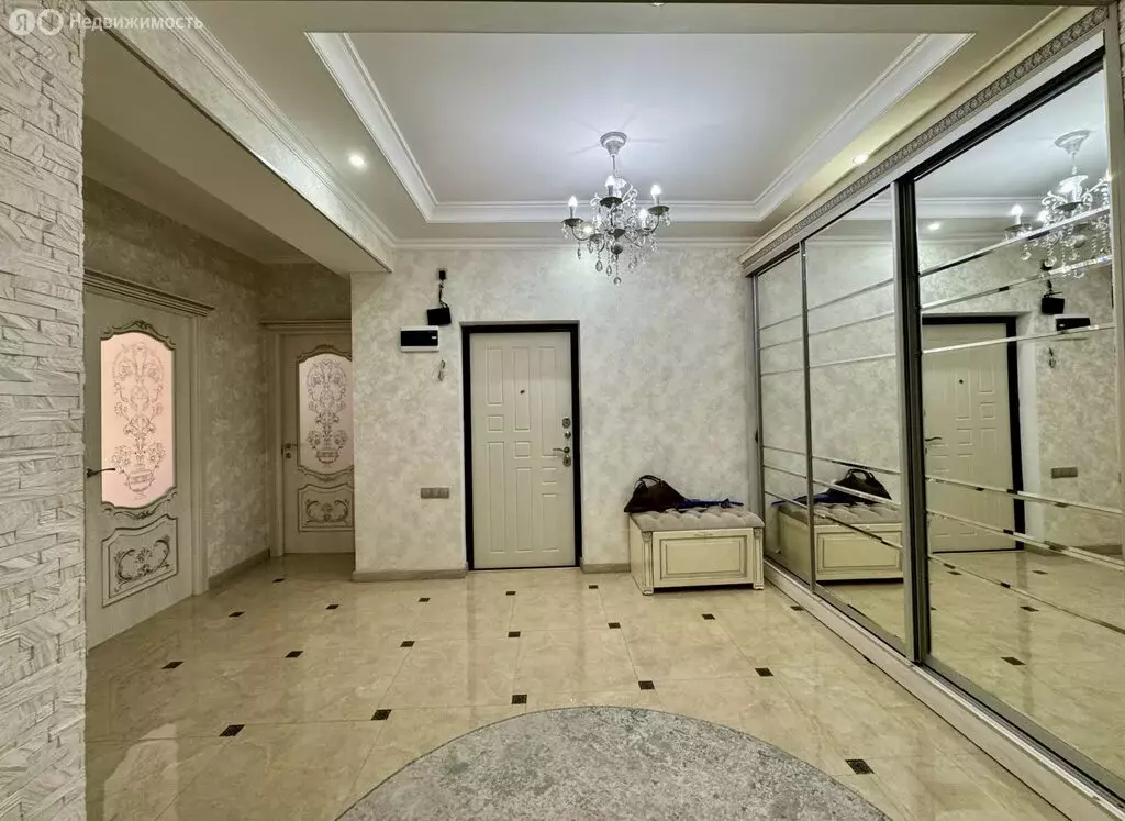 3-комнатная квартира: Дербент, улица Сальмана, 102 (114 м) - Фото 1
