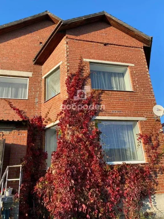 Коттедж в Свердловская область, Среднеуральск ул. Гагарина, 18 (464 м) - Фото 1