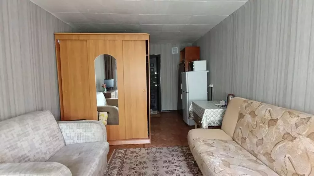 Комната Омская область, Омск просп. Космический, 18 (17.8 м) - Фото 1
