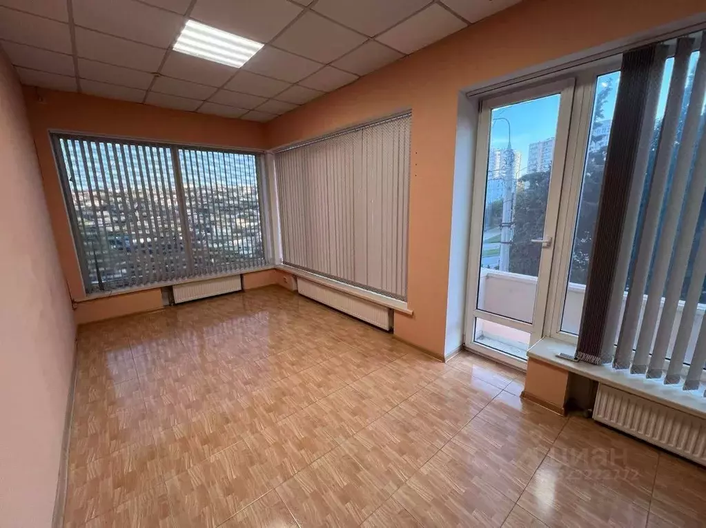 Офис в Севастополь ул. Дмитрия Ульянова, 2А (17 м) - Фото 1